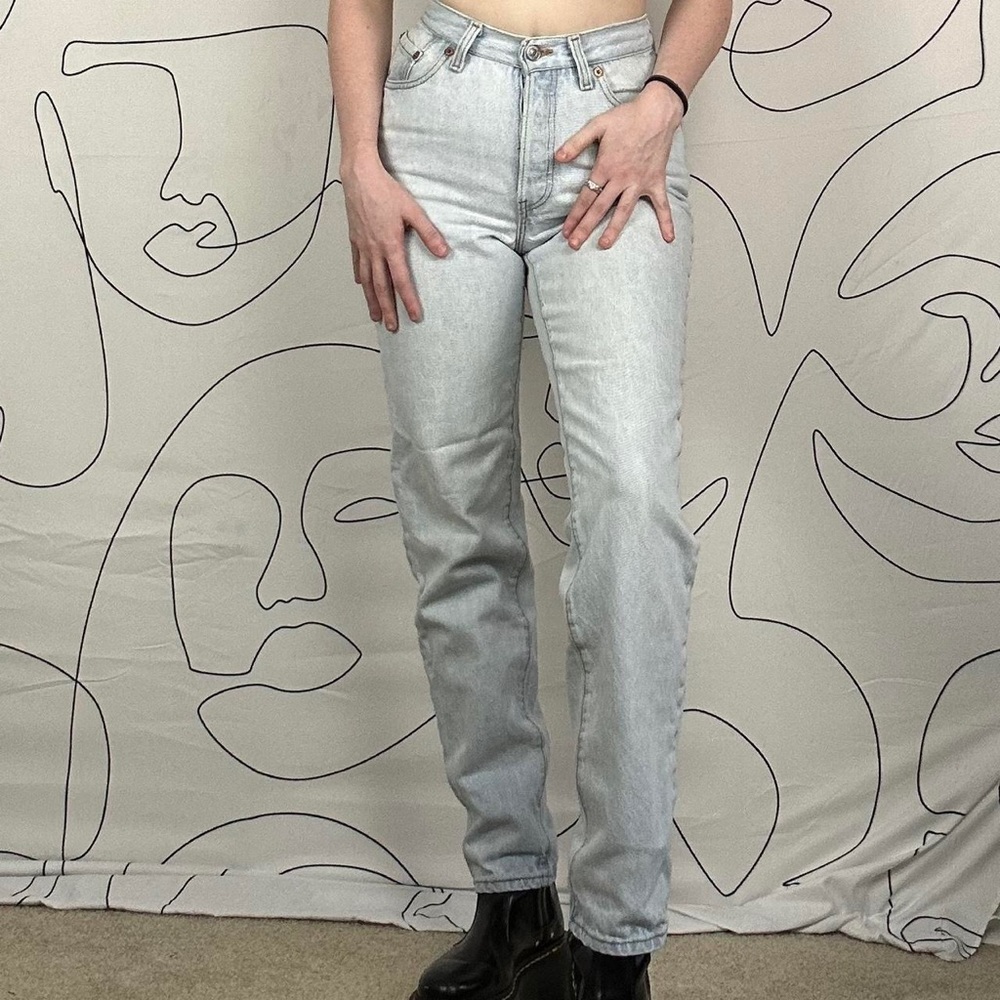 Vintage 80s Levi’s 501 17501 Button Fly High Rise Light Wash Straight Leg Jeans